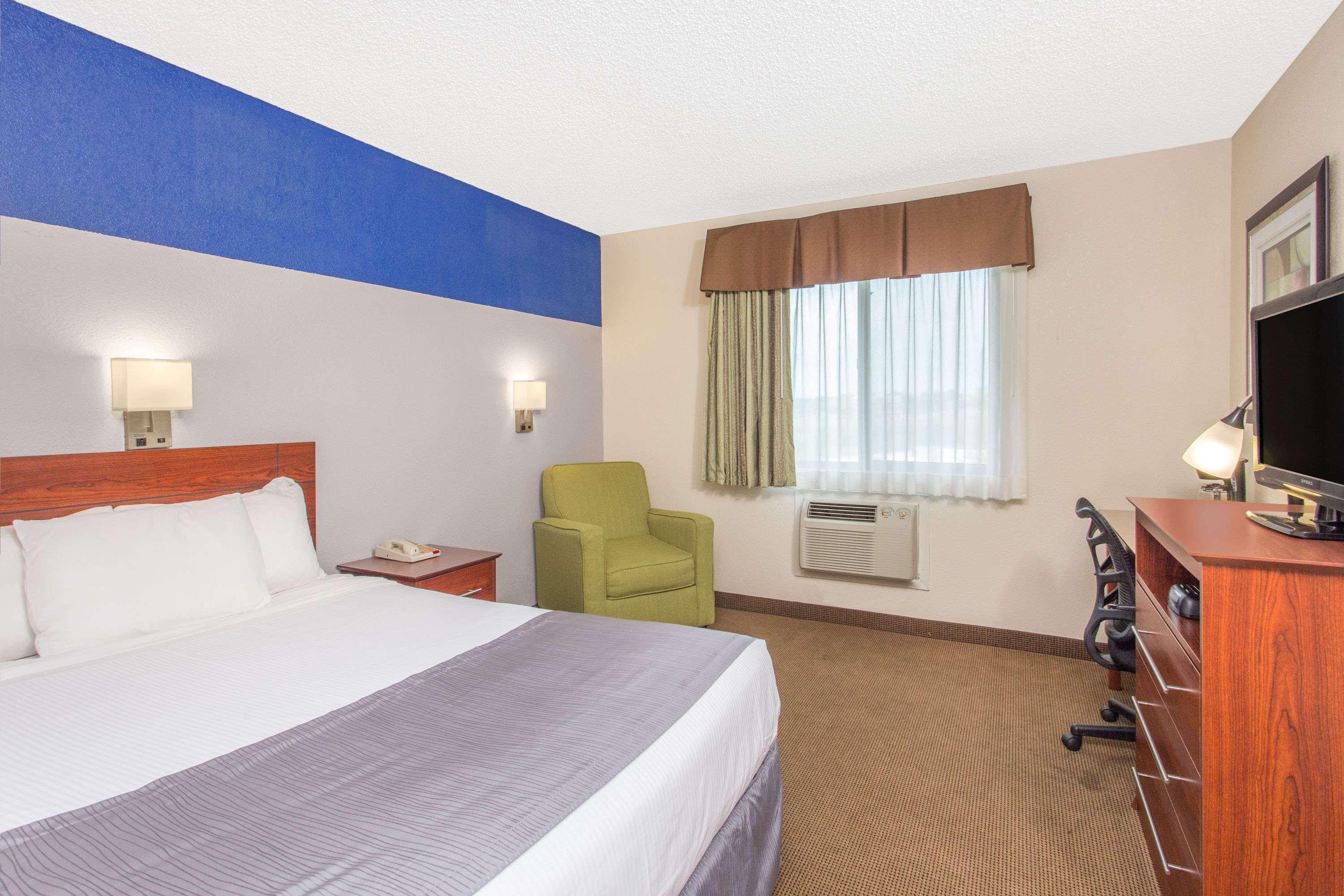 Baymont By Wyndham Dubuque Hotel Kültér fotó